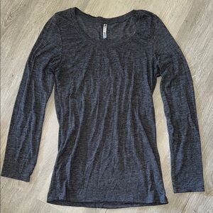 Women's Gray Long Sleeve Top